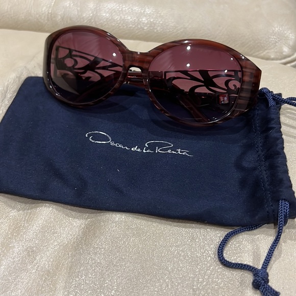 Oscar de la Renta sunglasses (wide) - Picture 6 of 9
